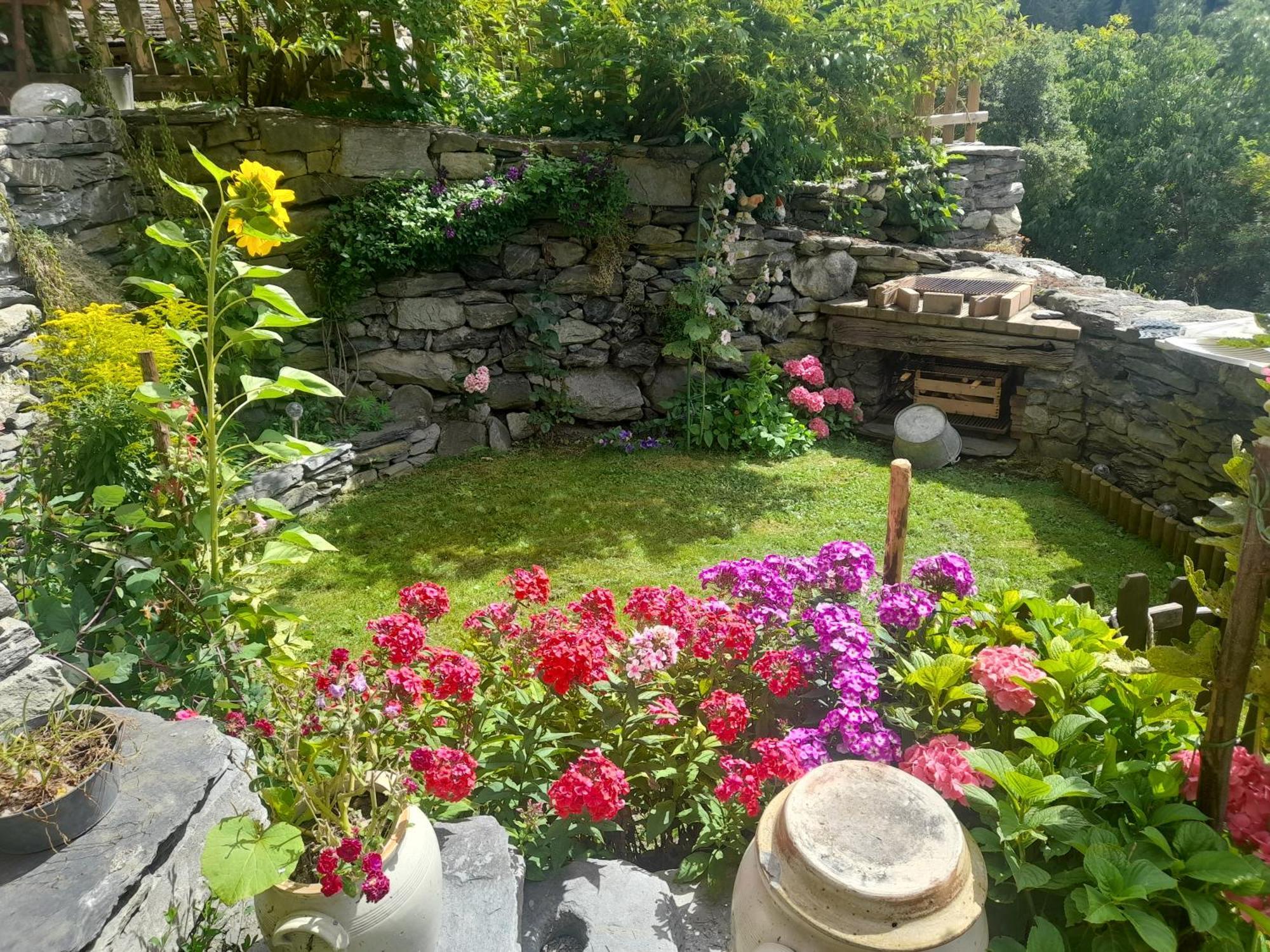 Appartement De Charme 4/6 Pers Dans Joli Village De Montagne Bourg-Saint-Maurice Esterno foto